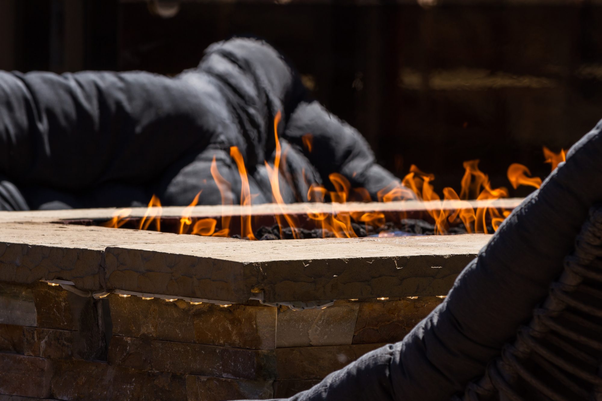 beautiful display of architecture and flames on a outdoor restaurant with style and comfort